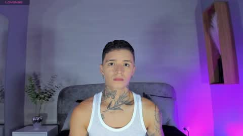 Snapshot of ian_castillo_ chatting on 13, 6, 2026 IAN CASTILLO online show from 13, 6, 2026