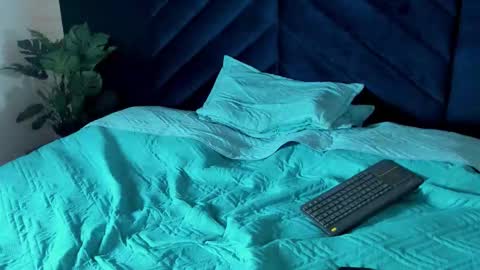 Ian Davis online show from 12, 9, 2025