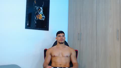Snapshot of ian_hammer chatting on 22, 12, 2024 I A N -- H A M M E R online show from 22, 12, 2024