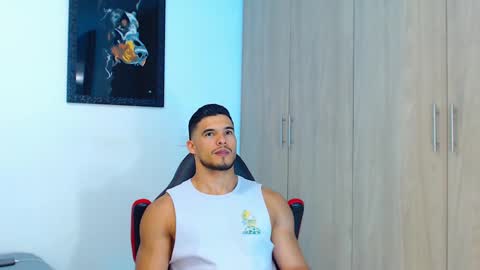 Snapshot of ian_hammer chatting on 10, 9, 2025 I A N -- H A M M E R online show from 10, 9, 2025