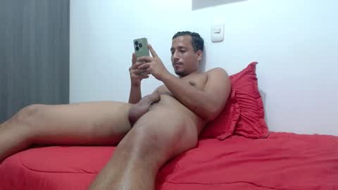 Snapshot of ian_taylor_xxx chatting on 13, 12, 2024 ian_taylor_xxx online show from 13, 12, 2024