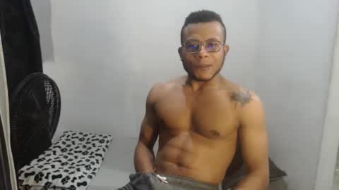 Snapshot of ian_tuner chatting on 14, 12, 2025 ian_tuner online show from 14, 12, 2025