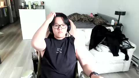 Snapshot of icecreampuff0 chatting on 13, 5, 2026 icecreampuff0 online show from 13, 5, 2026