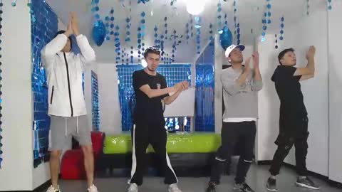 THOMAS AND DAMIAND online show from 4, 3, 2025