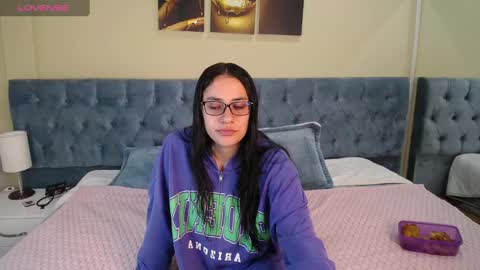 Snapshot of icysweetcam chatting on 20, 12, 2024 Icy online show from 20, 12, 2024