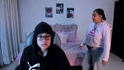 Snapshot of icysweetcam chatting on 25, 9, 2025 Icy online show from 25, 9, 2025