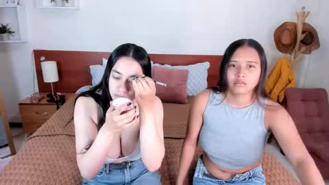 Snapshot of icysweetcam chatting on 10, 10, 2025 Icy online show from 10, 10, 2025