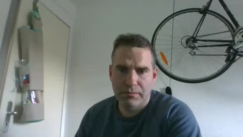 idontknowwhy1 online show from 31, 12, 2024