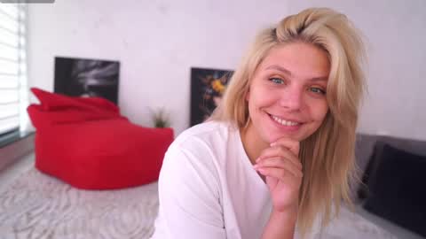 Snapshot of idontlikeguccibelts chatting on 4, 6, 2026 Little Flower online show from 4, 6, 2026