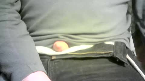 Snapshot of ignoredlittlestloser chatting on 6, 1, 2026 ignoredlittlestloser online show from 6, 1, 2026