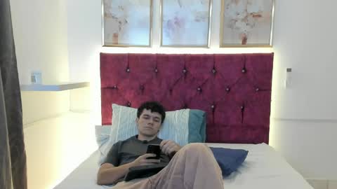 ilia673059 online show from 19, 4, 2026