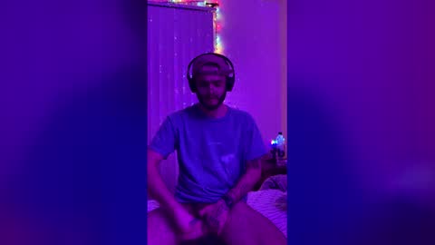 Mikey Tee online show from 30, 3, 2026