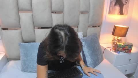 Snapshot of iliy_ chatting on 12, 12, 2024 ILY online show from 12, 12, 2024