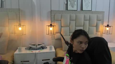 Snapshot of iliy_ chatting on 17, 12, 2024 ILY online show from 17, 12, 2024