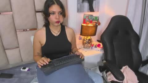 Snapshot of iliy_ chatting on 29, 12, 2024 ILY online show from 29, 12, 2024