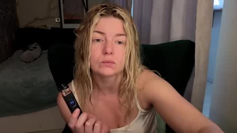 Snapshot of illuminea chatting on 26, 4, 2026 Jenny online show from 26, 4, 2026