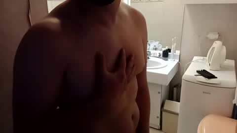 ilovecuteguy79 online show from 18, 5, 2026
