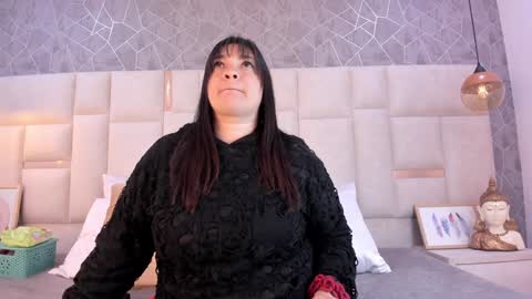Snapshot of im_alaya chatting on 5, 1, 2025 Alaya online show from 5, 1, 2025