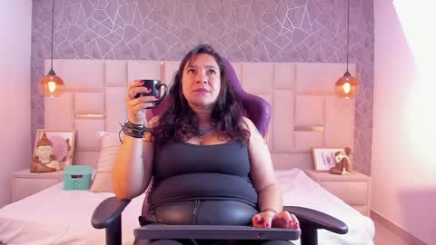 Snapshot of im_alaya chatting on 2, 2, 2025 Alaya online show from 2, 2, 2025