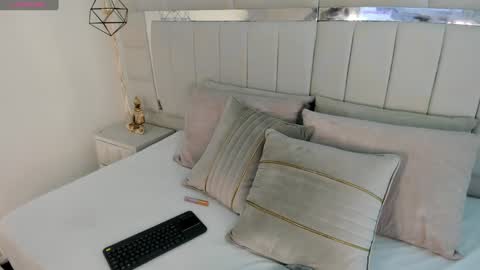 Snapshot of im_dalhia chatting on 9, 12, 2024 DAHLIA online show from 9, 12, 2024