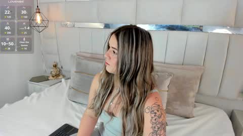 Snapshot of im_dalhia chatting on 17, 12, 2024 DAHLIA online show from 17, 12, 2024