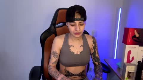 Snapshot of im_laia_ chatting on 18, 2, 2025 Laia online show from 18, 2, 2025