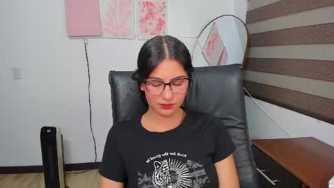 Mia online show from 25, 6, 2026