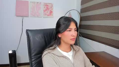Mia online show from 7, 7, 2026