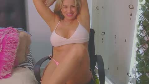 Snapshot of im_sharonr chatting on 27, 4, 2026 Sharon online show from 27, 4, 2026