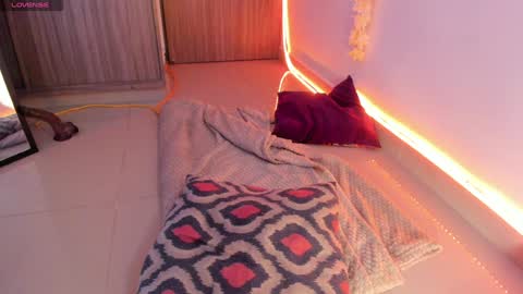 Snapshot of immia_rosse chatting on 11, 12, 2024 mia --------- COL TIME online show from 11, 12, 2024