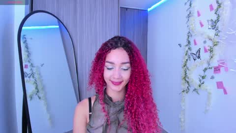 Snapshot of immia_rosse chatting on 12, 12, 2024 mia --------- COL TIME online show from 12, 12, 2024