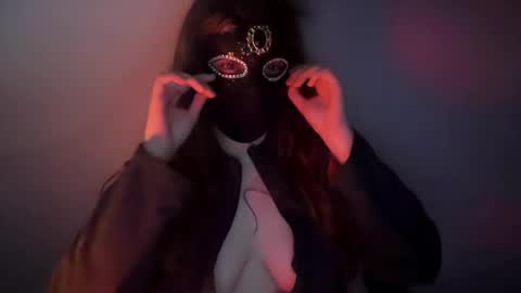 Miss Amelie online show from 11, 3, 2025