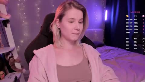 Mia online show from 12, 4, 2026