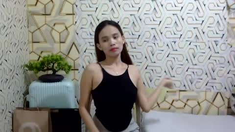 Snapshot of imyourgirl_vanessa26 chatting on 21, 7, 2026 Im sad because im lonely wish help me here online show from 21, 7, 2026