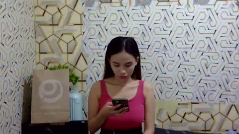 Snapshot of imyourgirl_vanessa26 chatting on 24, 7, 2026 Im sad because im lonely wish help me here online show from 24, 7, 2026