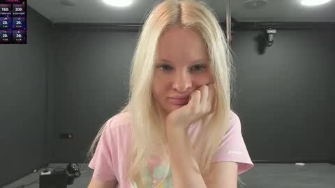 Snapshot of incredible__shell_ chatting on 18, 5, 2026 Masha online show from 18, 5, 2026