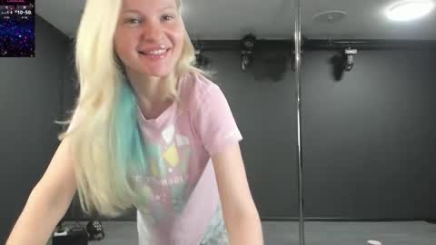 Snapshot of incredible__shell_ chatting on 20, 5, 2026 Masha online show from 20, 5, 2026