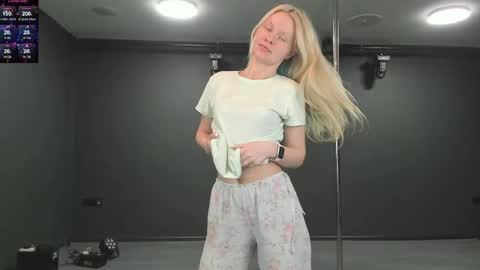 Snapshot of incredible__shell_ chatting on 23, 5, 2026 Masha online show from 23, 5, 2026