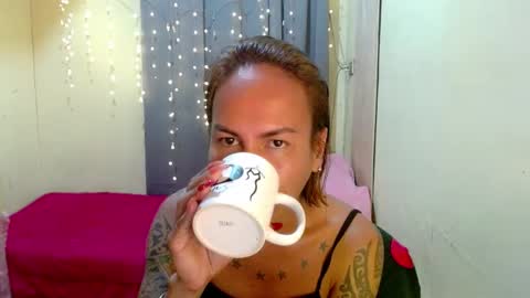 Snapshot of indaypakay_ts chatting on 10, 1, 2025 Pakay online show from 10, 1, 2025