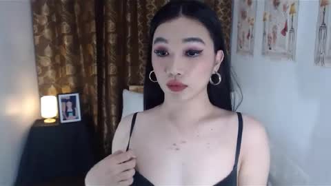 indestructabletrixie online show from 8, 1, 2025