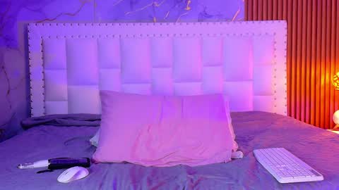 LITTLE AINHOA  online show from 18, 4, 2026