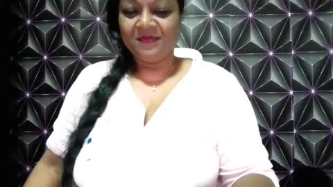Snapshot of indiandelia chatting on 12, 9, 2025 indiandelia online show from 12, 9, 2025