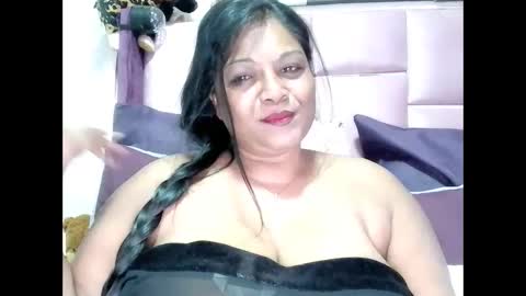 Snapshot of indiandelia chatting on 27, 10, 2025 indiandelia online show from 27, 10, 2025