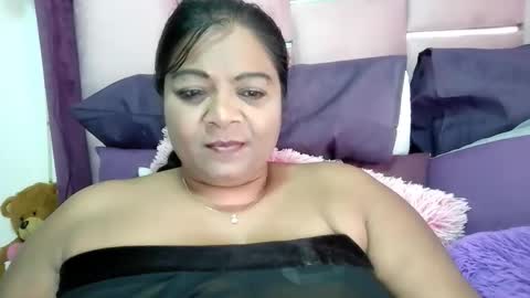 Snapshot of indiandelia chatting on 4, 11, 2025 indiandelia online show from 4, 11, 2025