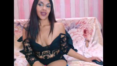 Snapshot of indiandesire4u69 chatting on 25, 9, 2025 Lia online show from 25, 9, 2025