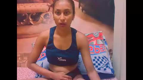 indiansexybutt4u2luv online show from 13, 1, 2026