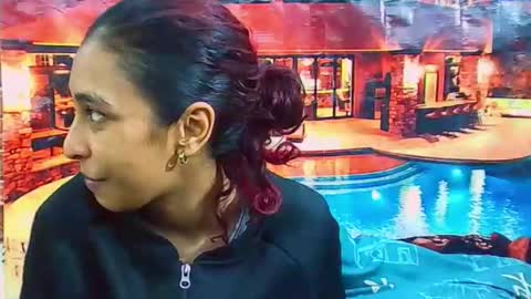 indiansexybutt4u2luv online show from 3, 6, 2026