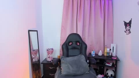 Snapshot of indra_cam chatting on 2, 2, 2025 Diana online show from 2, 2, 2025