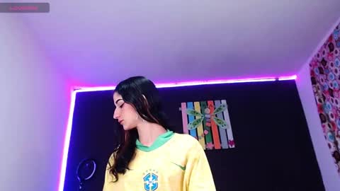 Snapshot of ingrid_zese chatting on 9, 10, 2025 Ingrid Zese online show from 9, 10, 2025