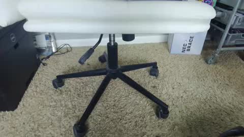 Hanging Out online show from 18, 1, 2026